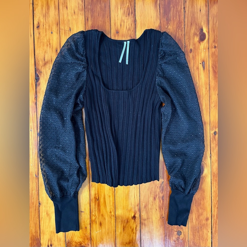 Anthropologie puffed sleeve sweater blouse / size medium
